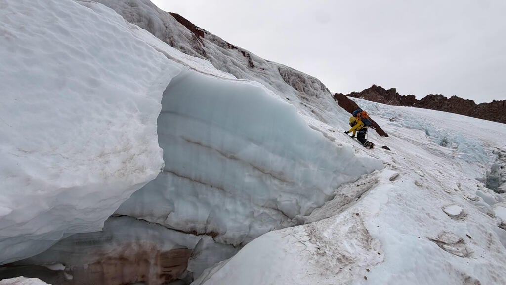 Florida man injured climbing California's Mount Shasta rescued after 2 nights in freezing temps — CBS Bay Area (KPIX), New Braunfels Technology news