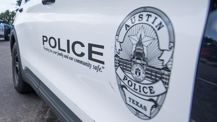Austin police looking for woman accused of stealing pickup truck, fleeing scene of wreck — New Braunfels Community news